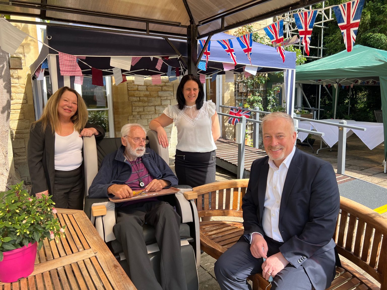 Richard Fuller MP visits Milton Ernest Hall Majesticare